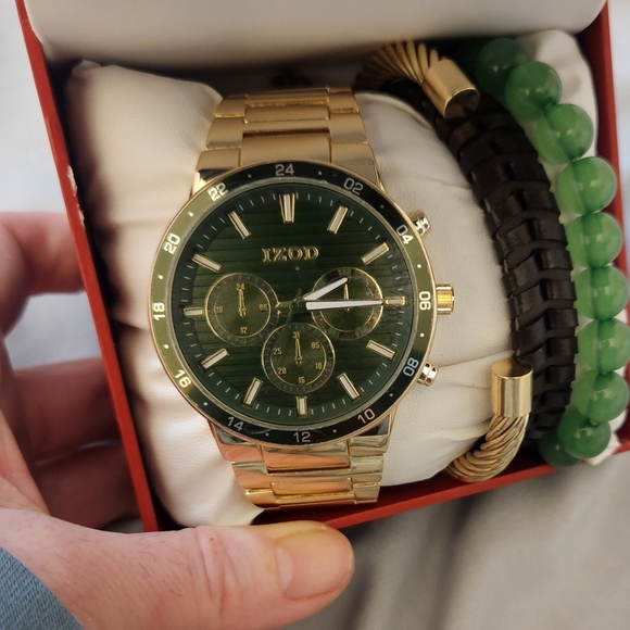 NWT Izod Men's Gold Watch & Bracelets Set - Picture 3 of 11